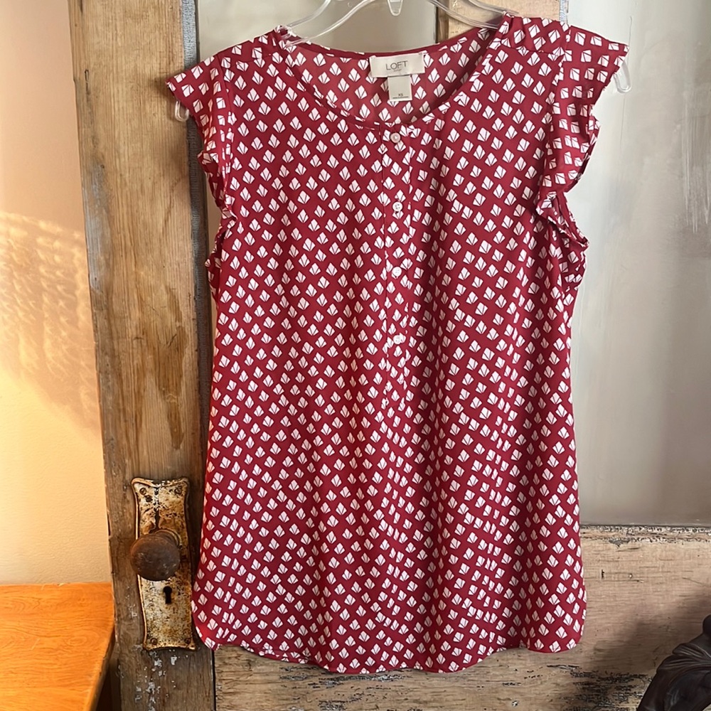 LOFT OUTLET Red Blouse Flutter Cap Short Sleeved Top Size XS Half Button Front